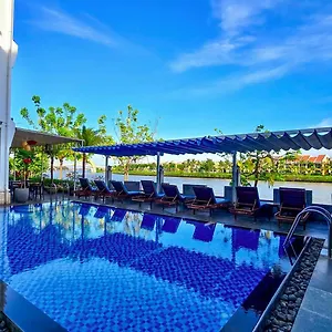 3* Hotel Riverside White House Boutique